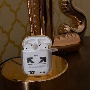 Apple AirPod case off white clear silicone